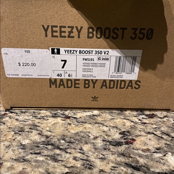Yeezy boost 350 - Picture 2 of 3